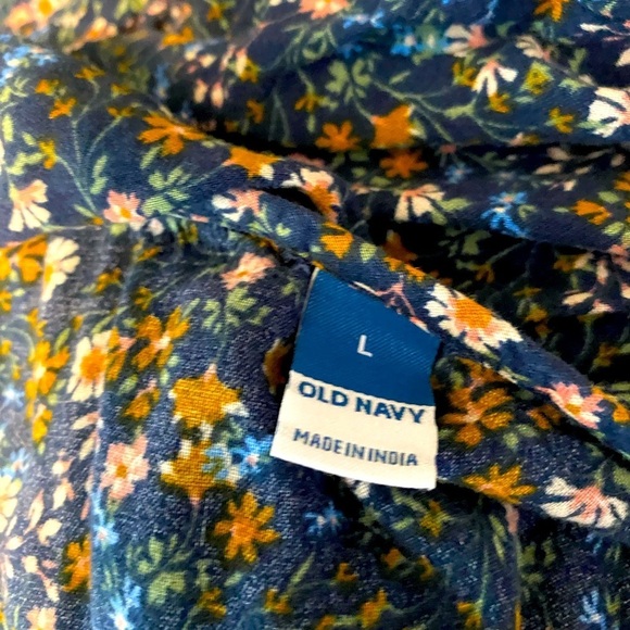 Floral Navy Blouse 🌺 - Picture 3 of 7